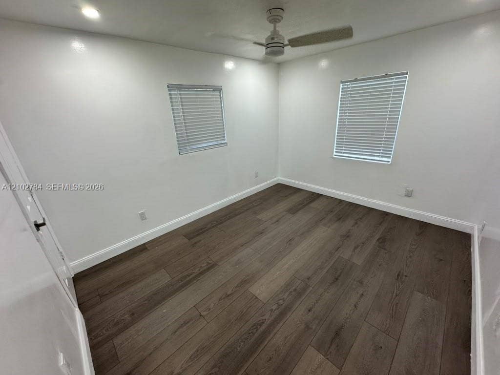 565 NE 32nd Street, Oakland Park, FL 33334 Photo 5