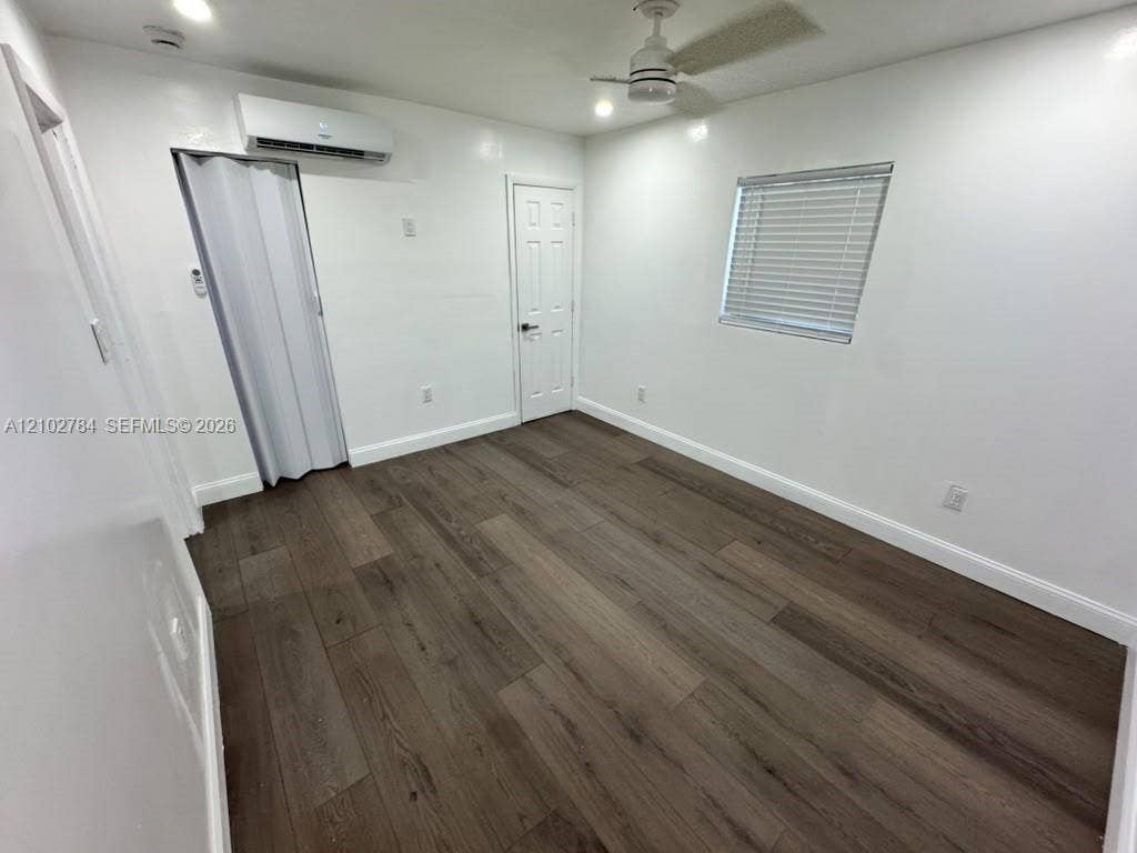 565 NE 32nd Street, Oakland Park, FL 33334 Photo 4