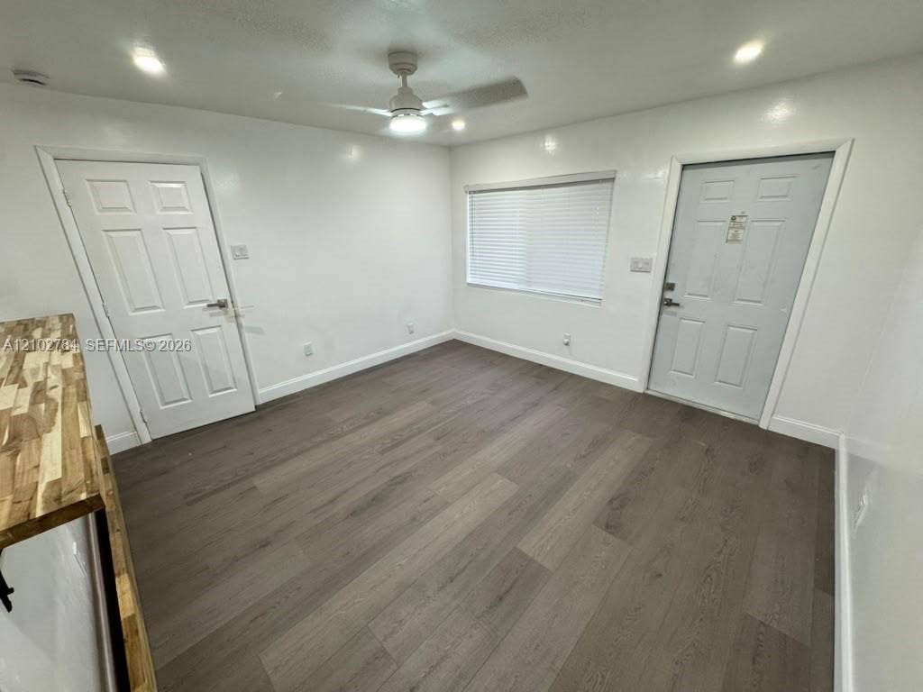565 NE 32nd Street, Oakland Park, FL 33334 Photo 3