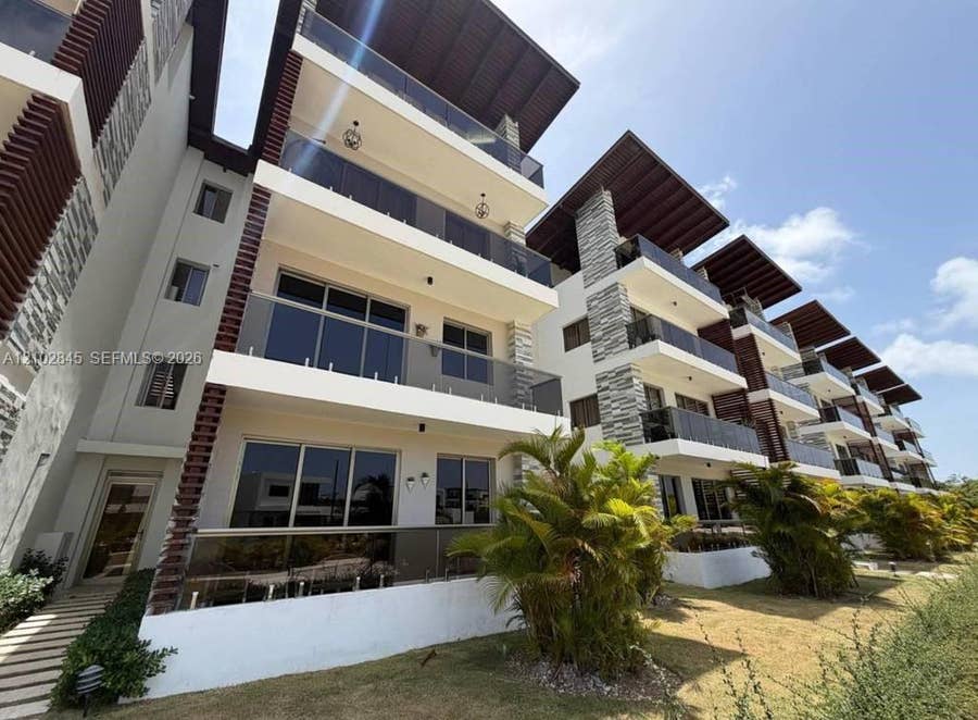 Property photo for 1 Velero, 