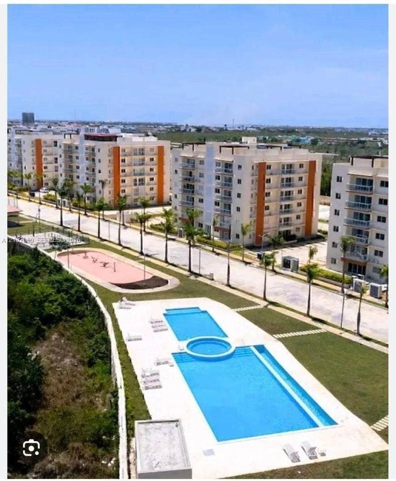Property photo for 1 Residencial Crisfer, 