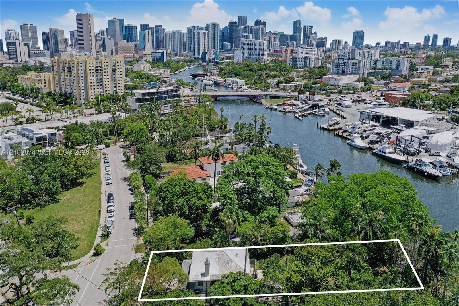 668 N River Drive, Miami, FL 33136 Photo 27