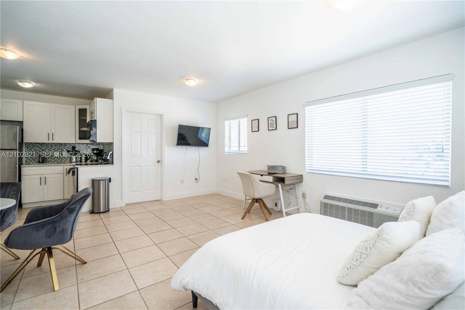 6971 Carlyle Avenue, #204, Miami Beach, Miami Beach, FL 33141 Photo 4
