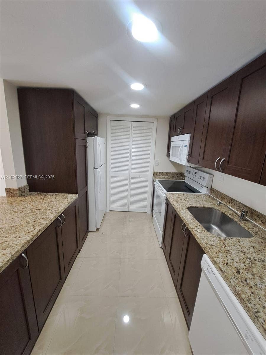 240 Lakeview Drive, #106, Weston, Weston, FL 33326 Photo 6