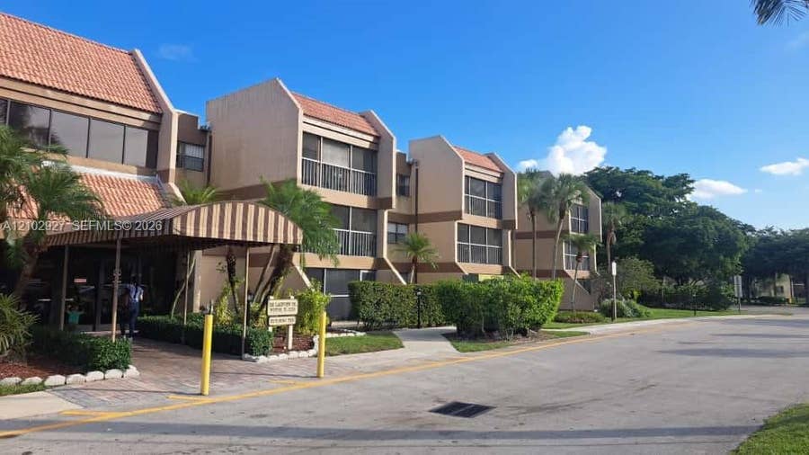 Property photo for 240 Lakeview Drive, #106, Weston, FL