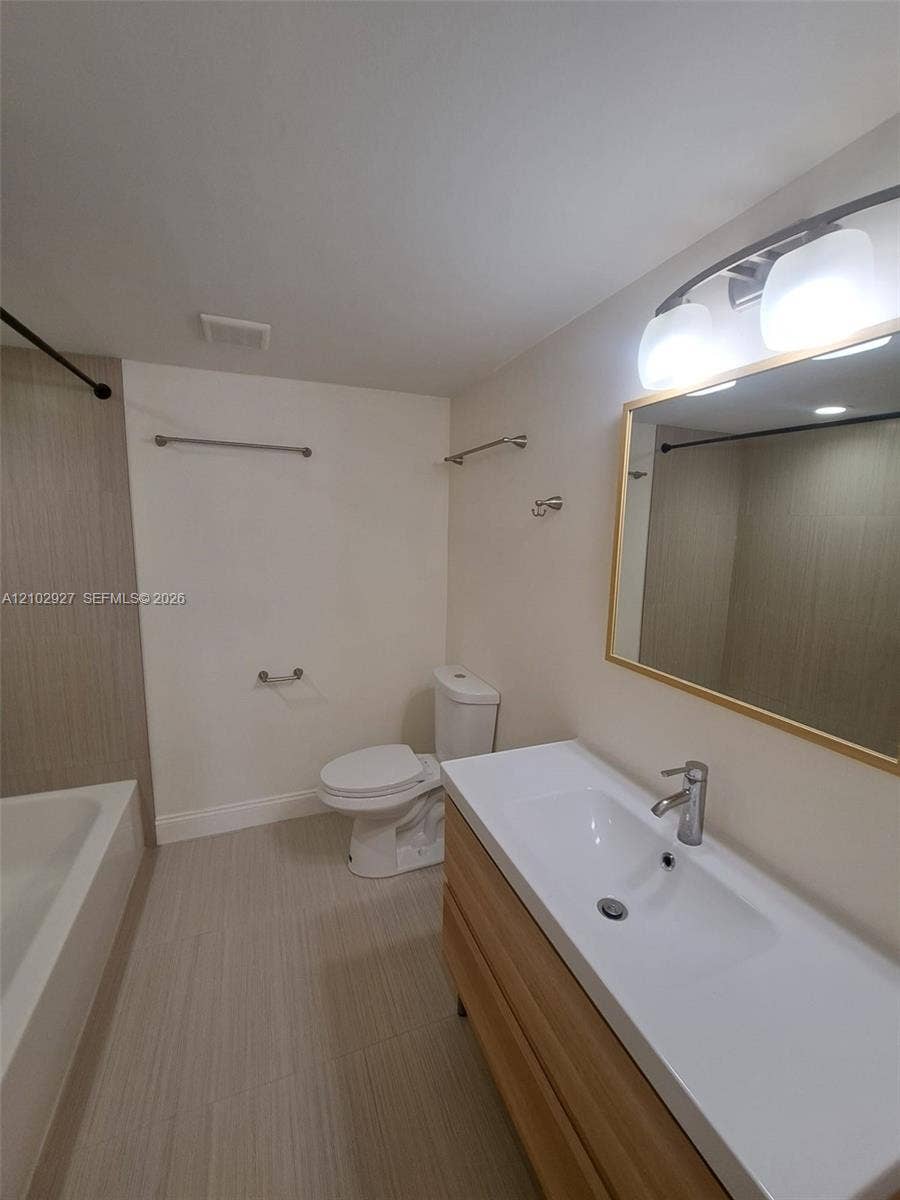 240 Lakeview Drive, #106, Weston, Weston, FL 33326 Photo 7