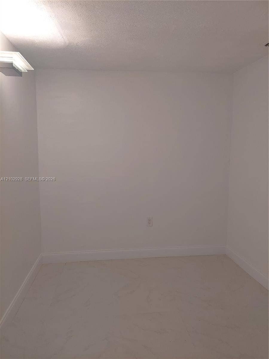 1030 NE 214th Street, Miami, FL 33179 Photo 13
