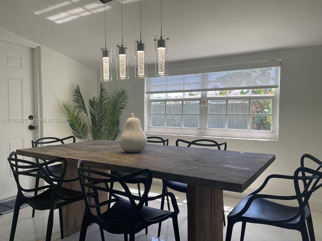 1030 NE 214th Street, Miami, FL 33179 Photo 9
