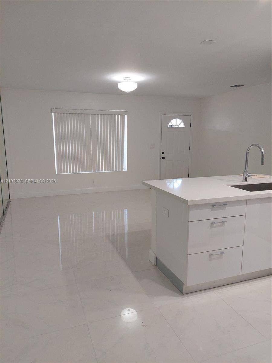 1030 NE 214th Street, Miami, FL 33179 Photo 8