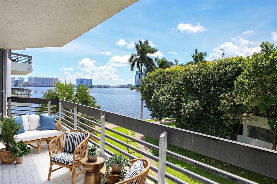 Property photo for 19101 NE 36th Court, #302, Aventura, FL