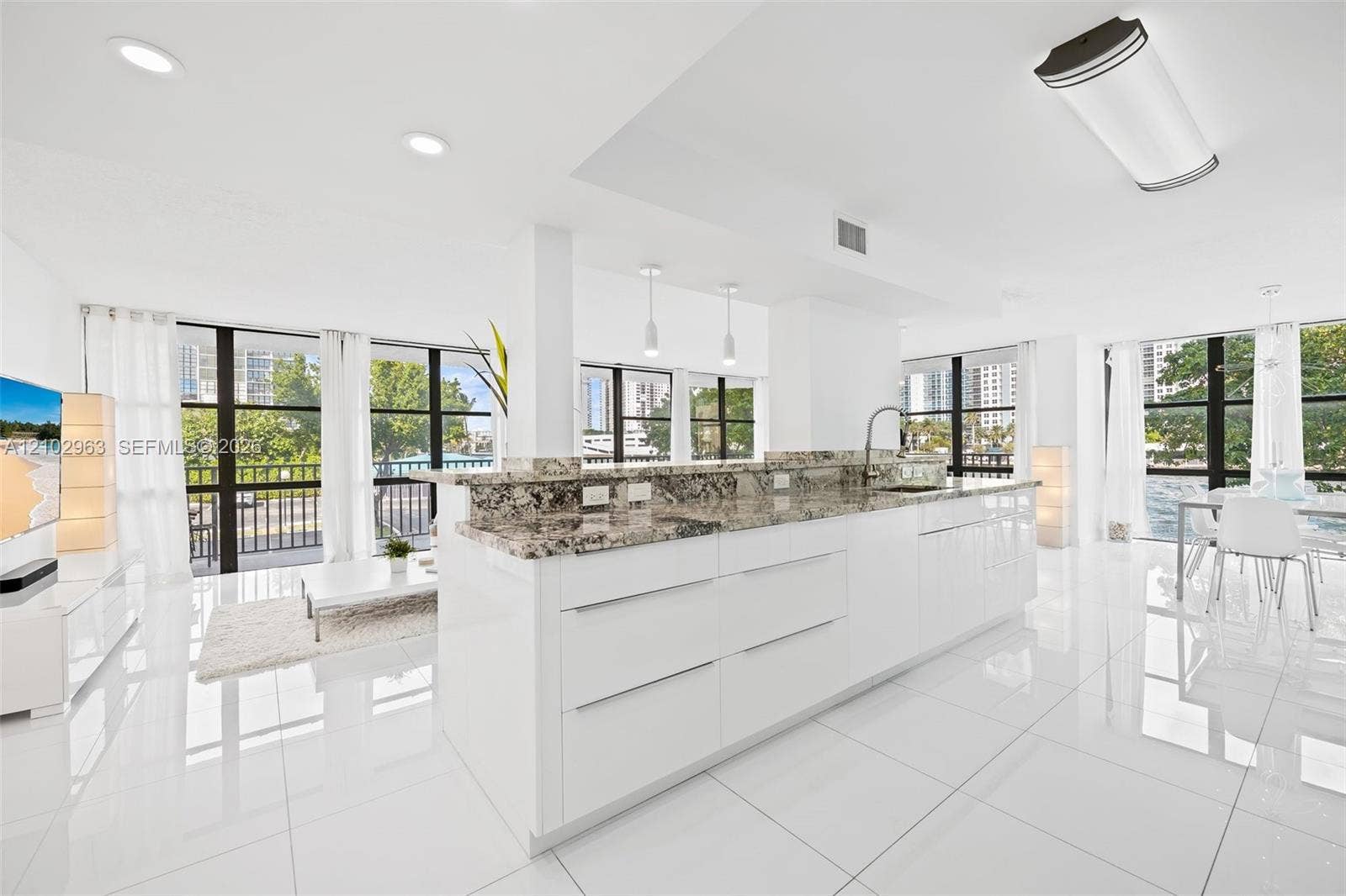 800 Parkview Drive, #221, Hallandale Beach, FL 33009 Photo 6
