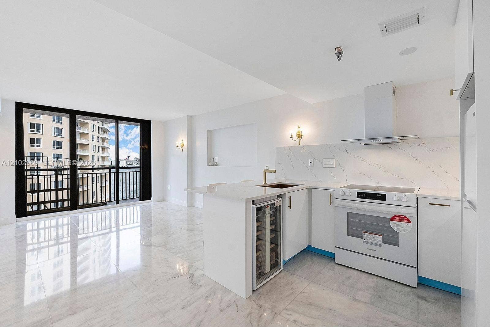 540 Brickell Key Drive, #928, Miami, FL 33131 Photo 5