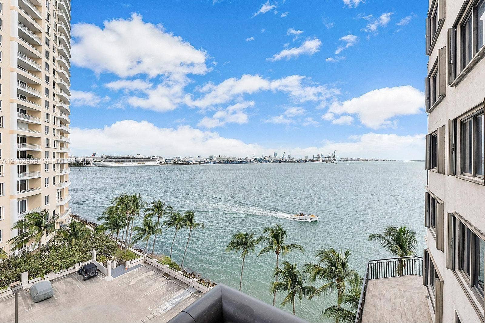 540 Brickell Key Drive, #928, Miami, FL 33131 Photo 2