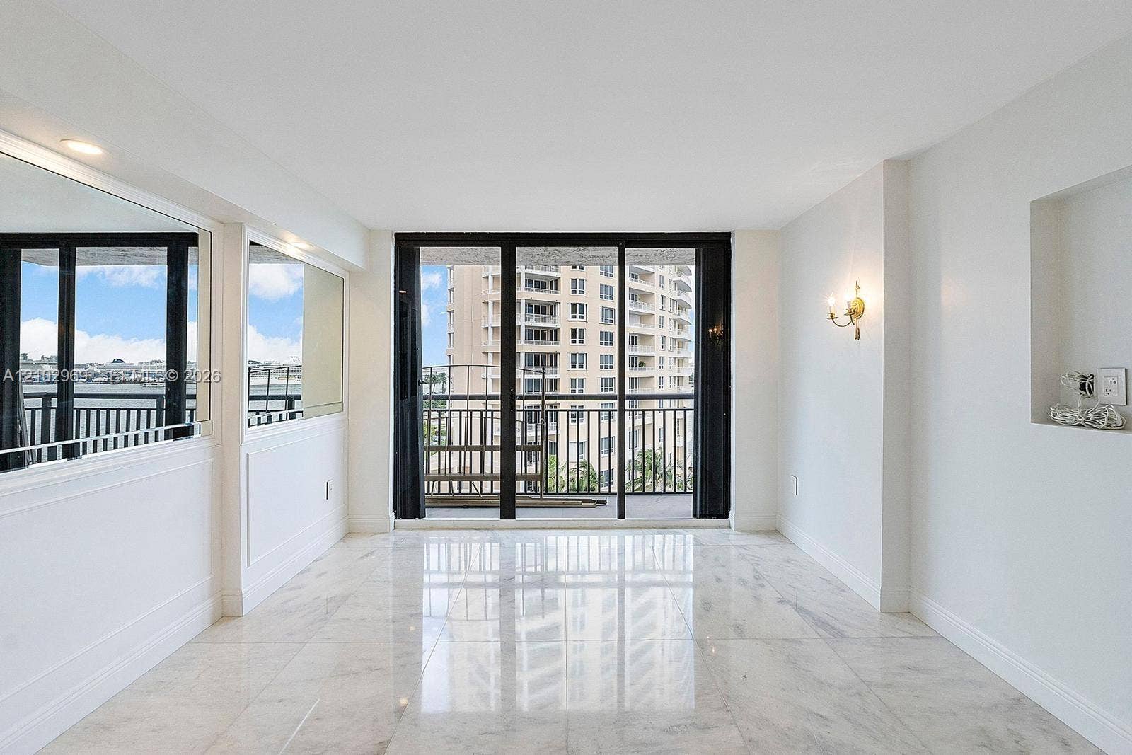 540 Brickell Key Drive, #928, Miami, FL 33131 Photo 11