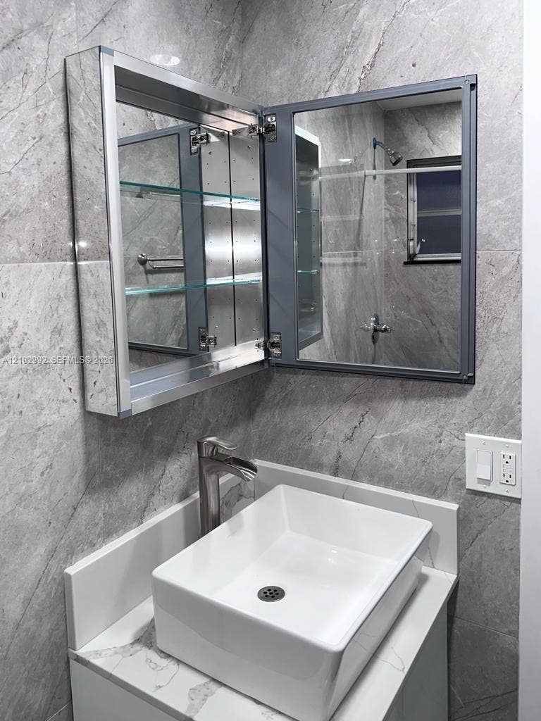 145 SW 30th Court, #207B, Miami, Miami, FL 33135 Photo 4