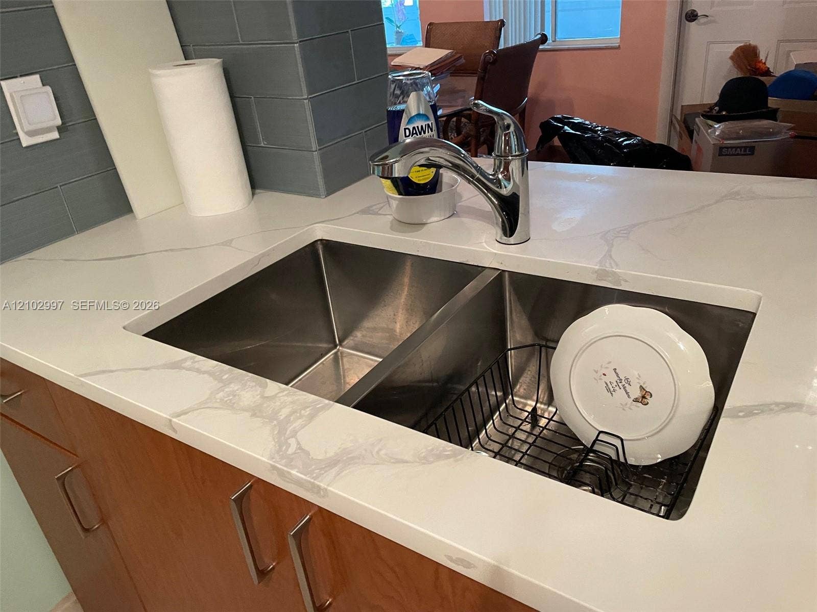 DEEP STAINLESS STEEL SINK