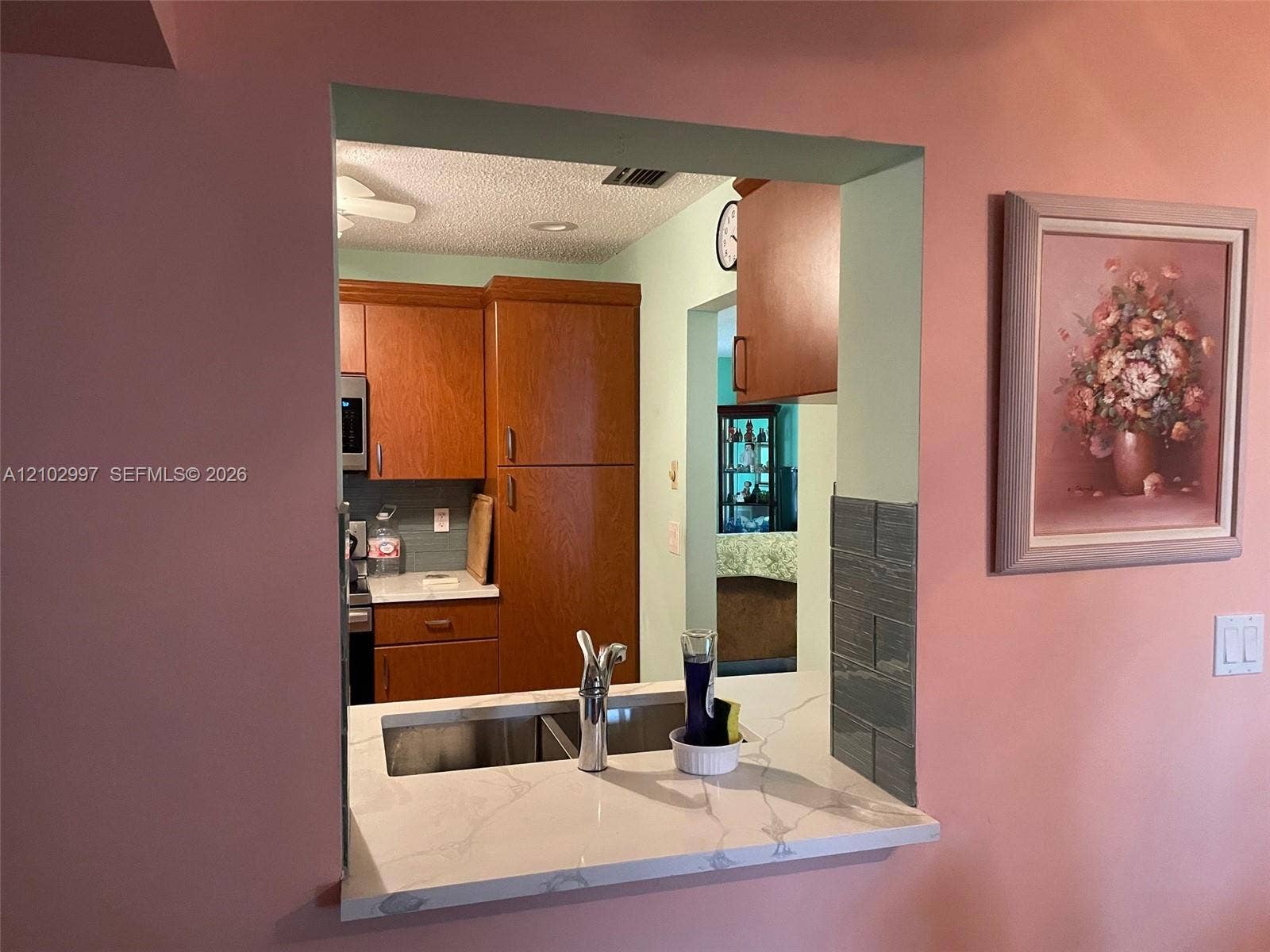 PASSTHROUGH TO KITCHEN