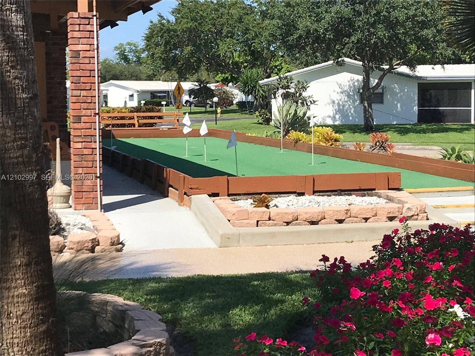 PUTTING COURSE