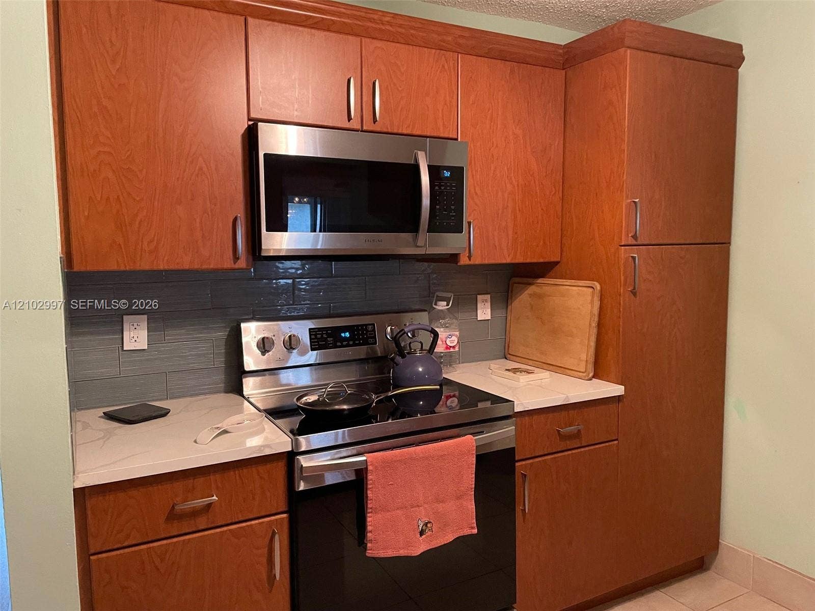 MICROWAVE AND STOVE