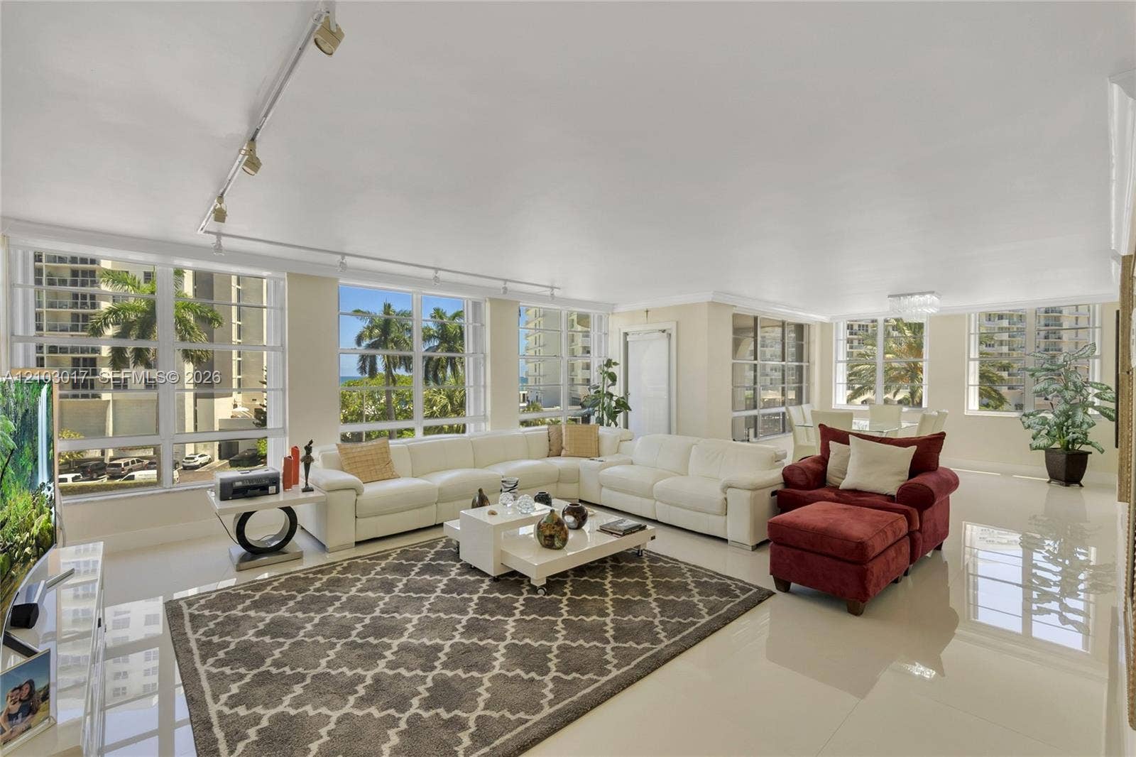 Living Room / Sala
