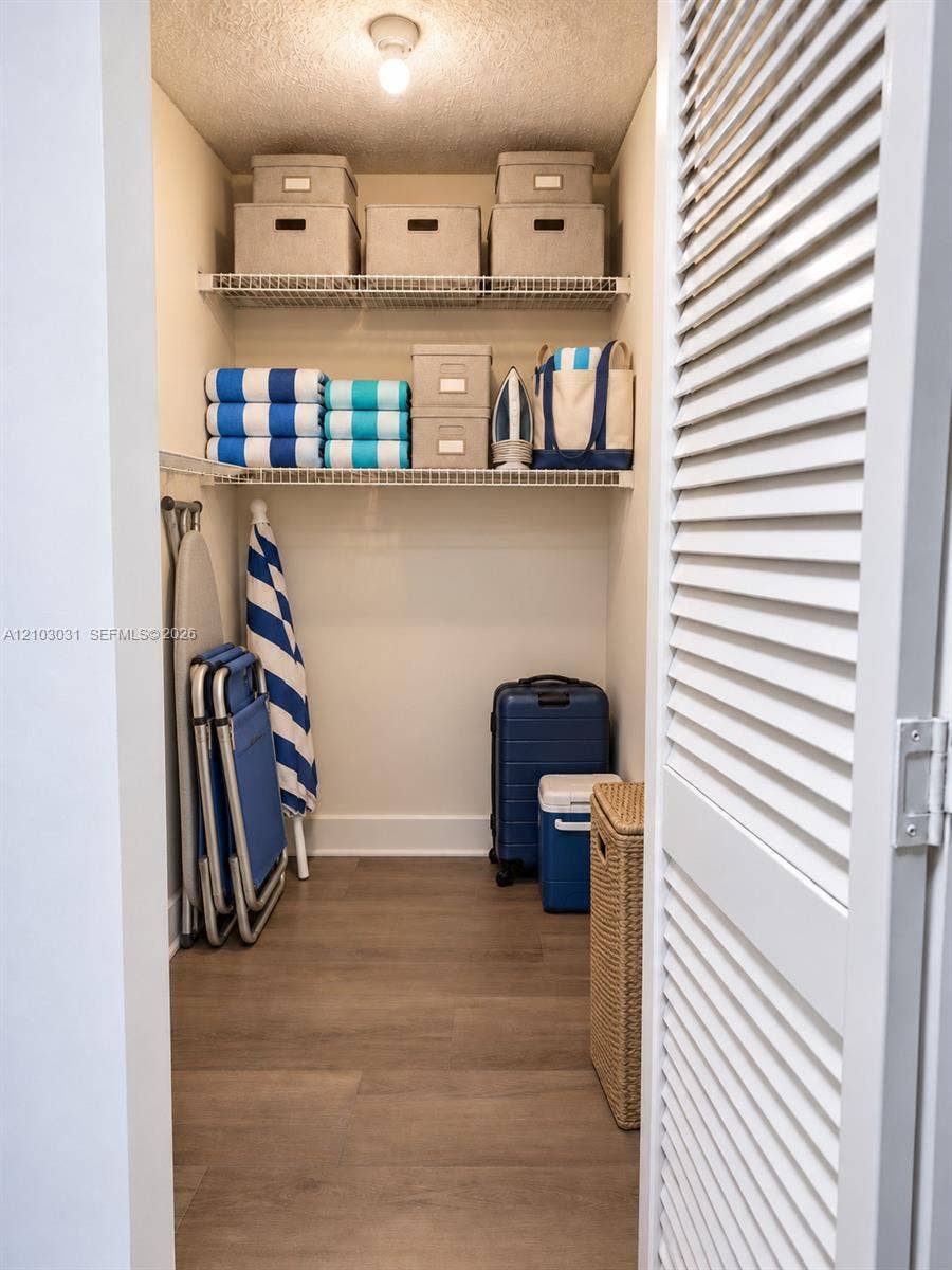 Closet 2Virtually staged