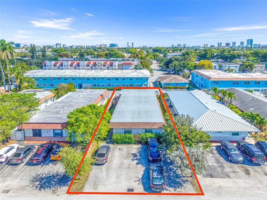 Property photo for 240 SE 9th Avenue, Pompano Beach, FL