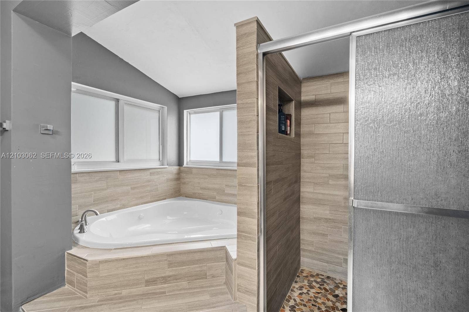 10198 SW 203rd Terrace, Cutler Bay, FL 33189 Primary Bathroom