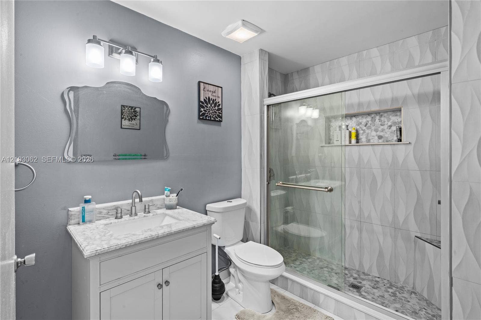 10198 SW 203rd Terrace, Cutler Bay, FL 33189 2nd bathroom