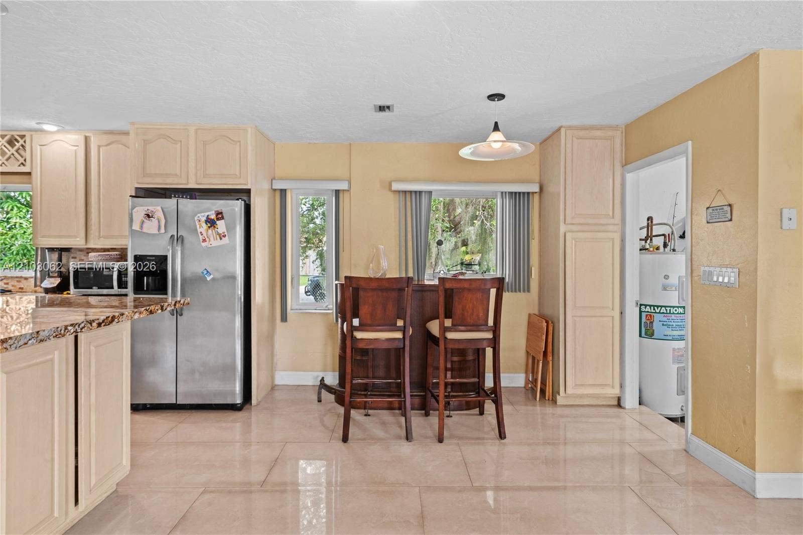 10198 SW 203rd Terrace, Cutler Bay, FL 33189 Kitchen / Bar