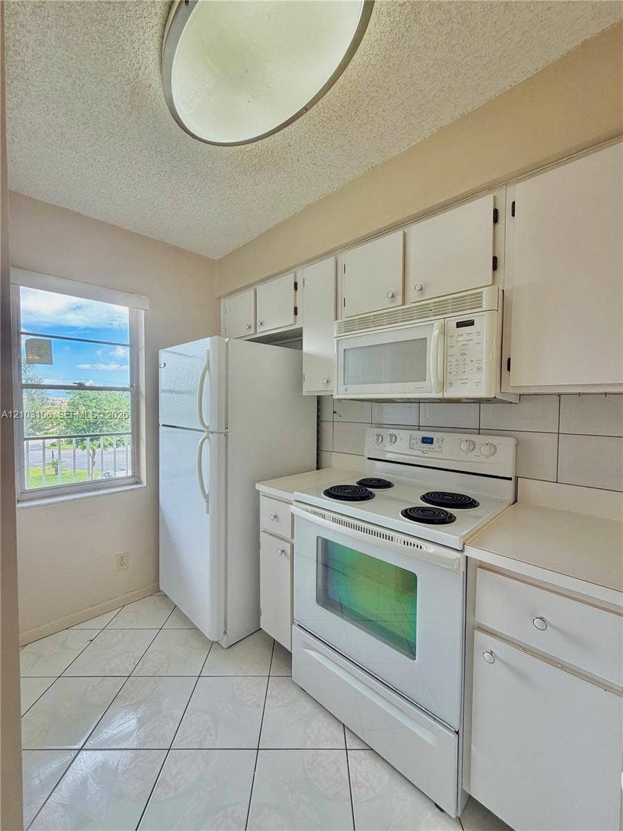 2230 N Cypress Bend Drive, #308, Pompano Beach, Pompano Beach, FL 33069 Photo 4