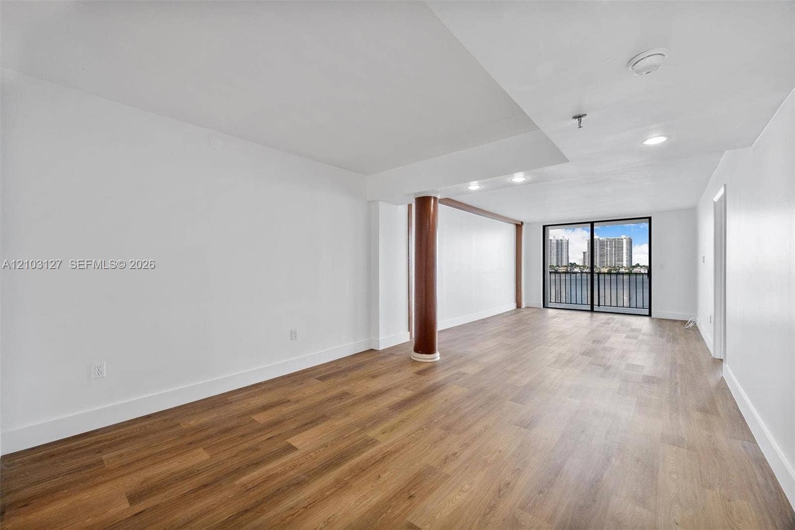 17878 N Bay Road, #405, Sunny Isles Beach, Sunny Isles Beach, FL 33160 Photo 2