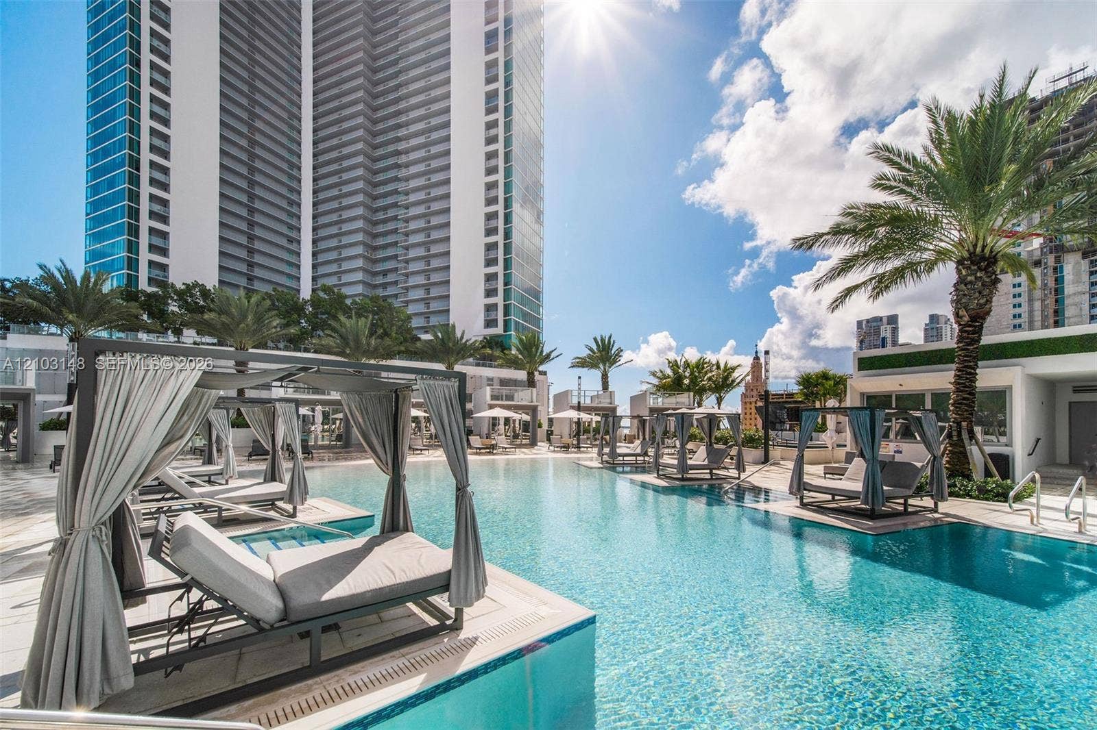 851 NE 1st Avenue, #3211, Miami, FL 33132 Photo 18