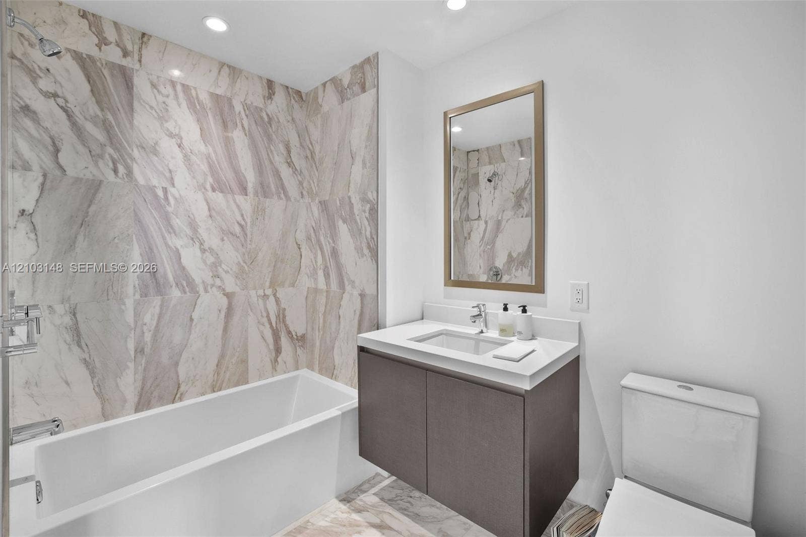 851 NE 1st Avenue, #3211, Miami, FL 33132 Photo 15