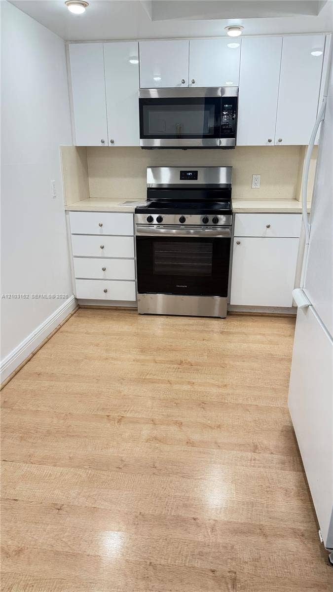 100 Bayview Drive, #217, Sunny Isles Beach, Sunny Isles Beach, FL 33160 Photo 23