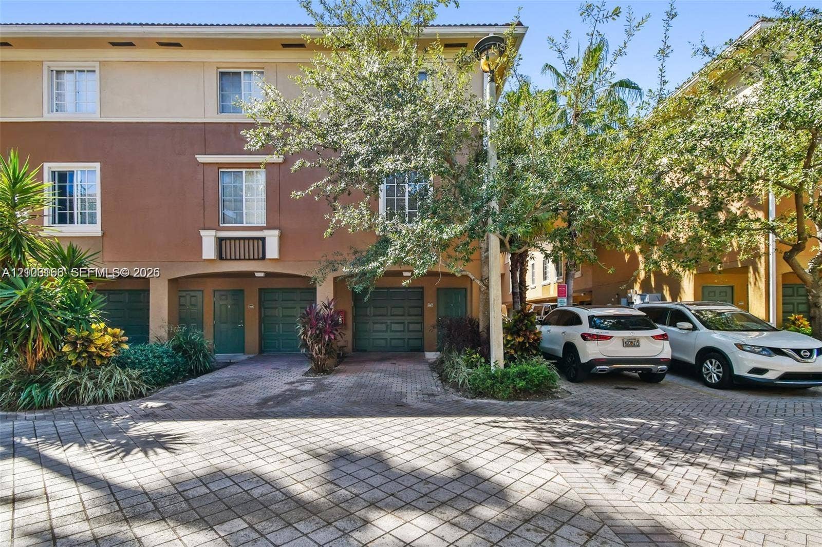 2945 NE 185th Street, #1407, Aventura, FL 33180 Photo 2