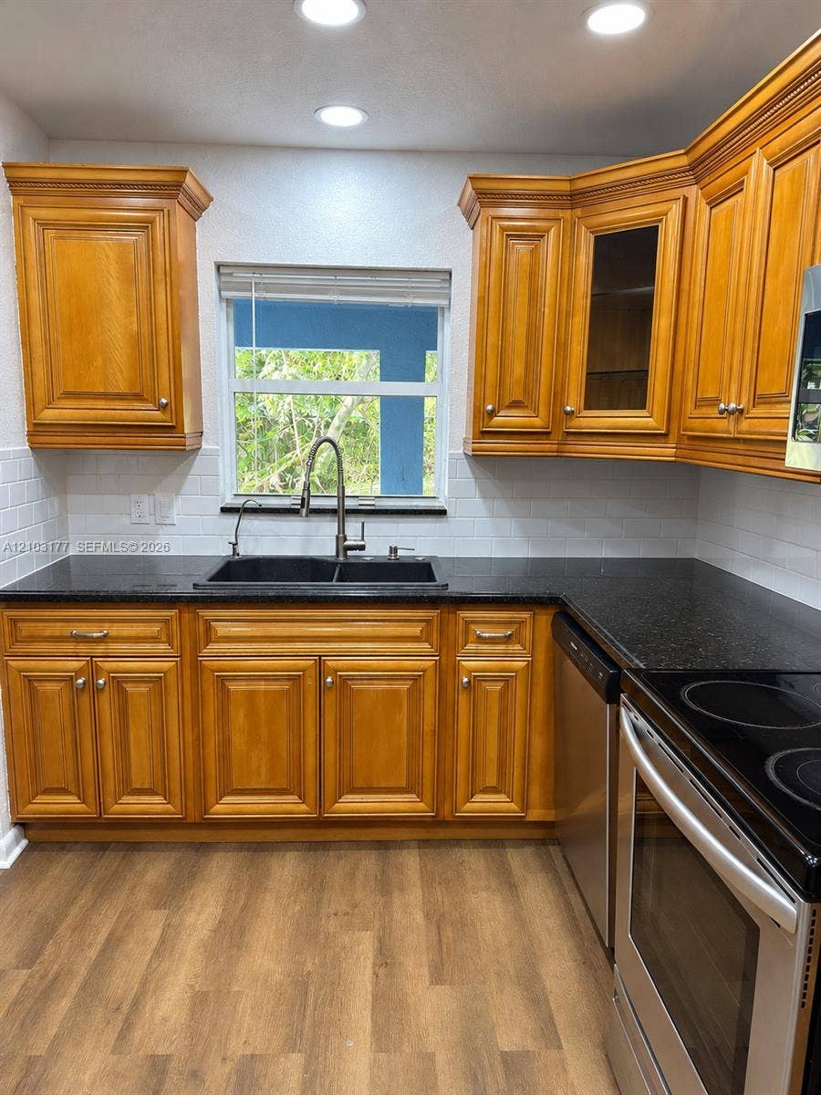 621 S 24th Avenue, Hollywood, FL 33020 Photo 2