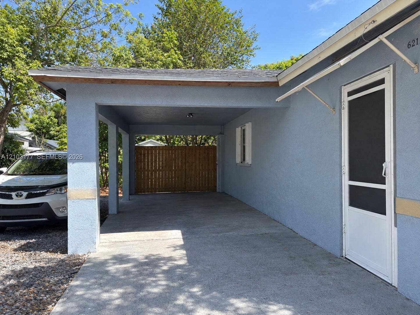 621 S 24th Avenue, Hollywood, FL 33020 Carport