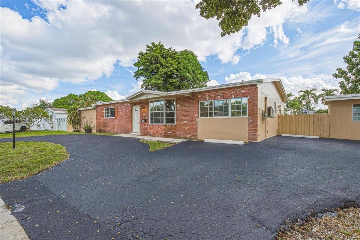 3932 NW 39th Avenue, Lauderdale Lakes, FL 33309 Photo 34