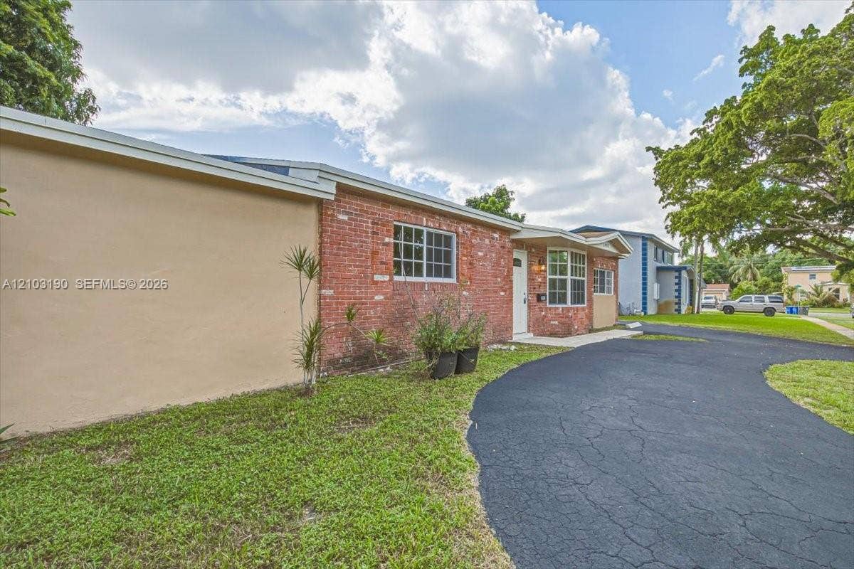 3932 NW 39th Avenue, Lauderdale Lakes, FL 33309 Photo 35