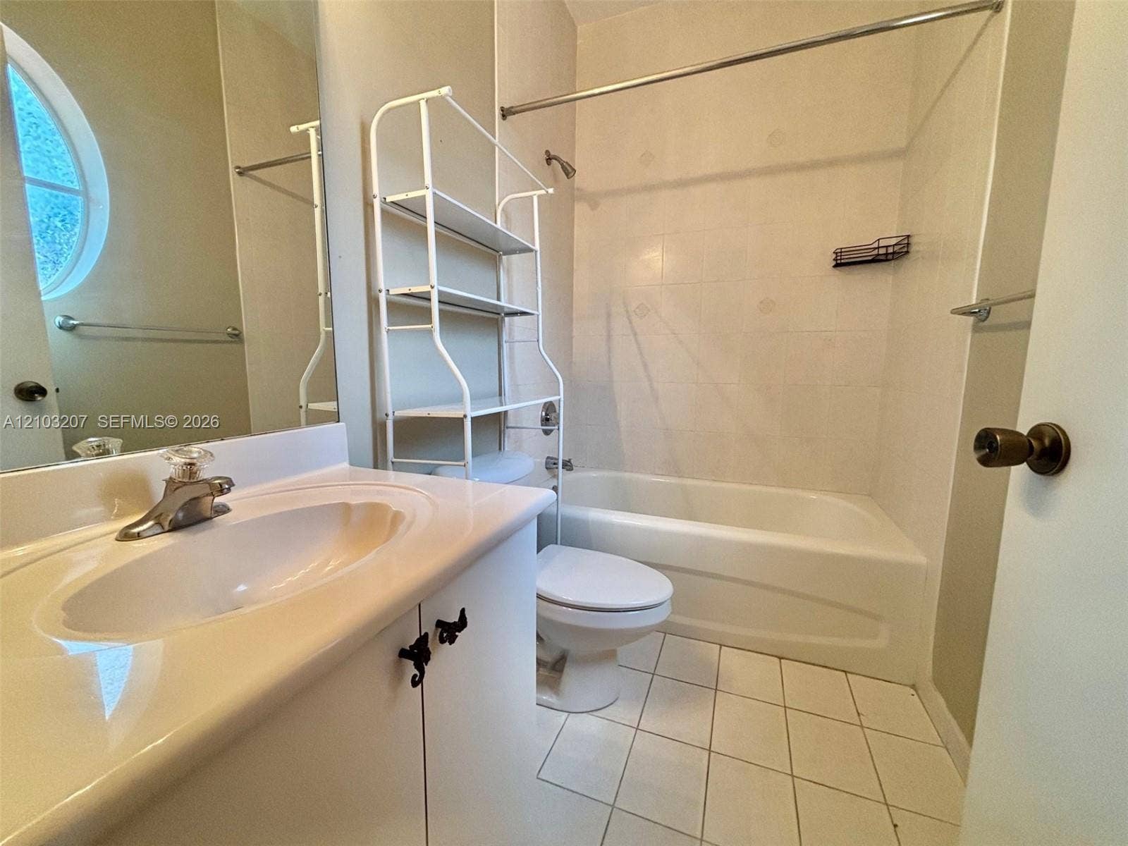 2307 Anchor Court, #4006, Dania, Dania Beach, FL 33312 Guest bathroom