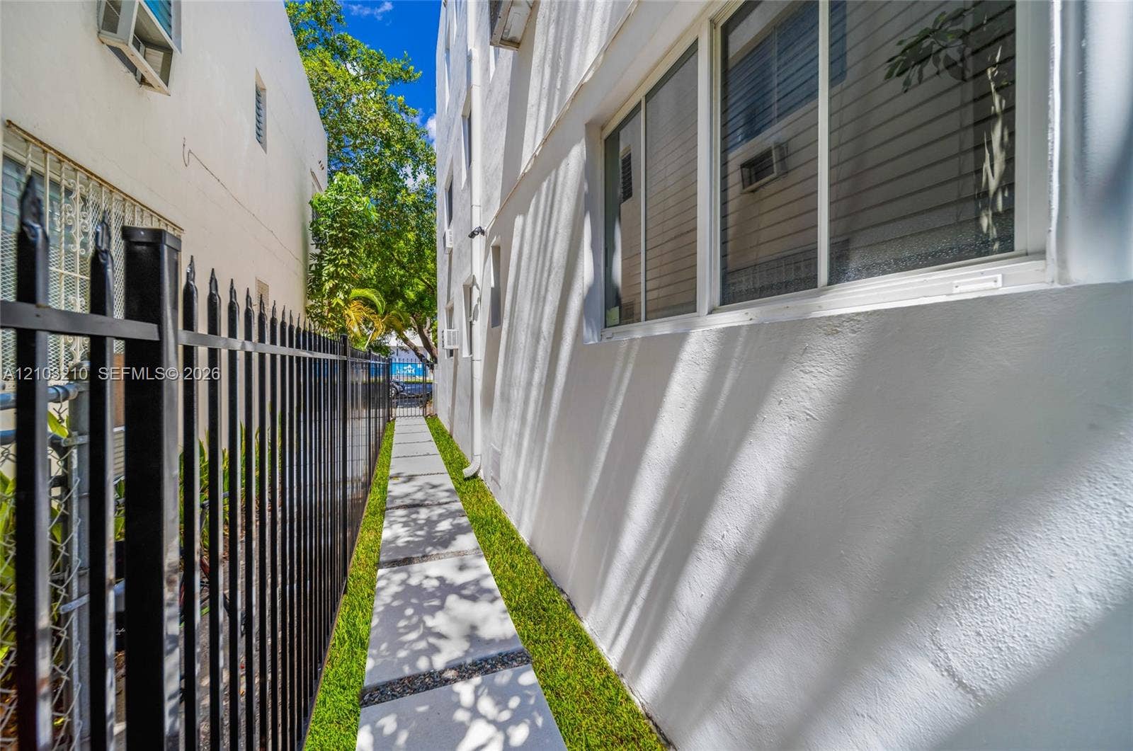 408 W 25th Street, #8, Miami Beach, FL 33140 Photo 17