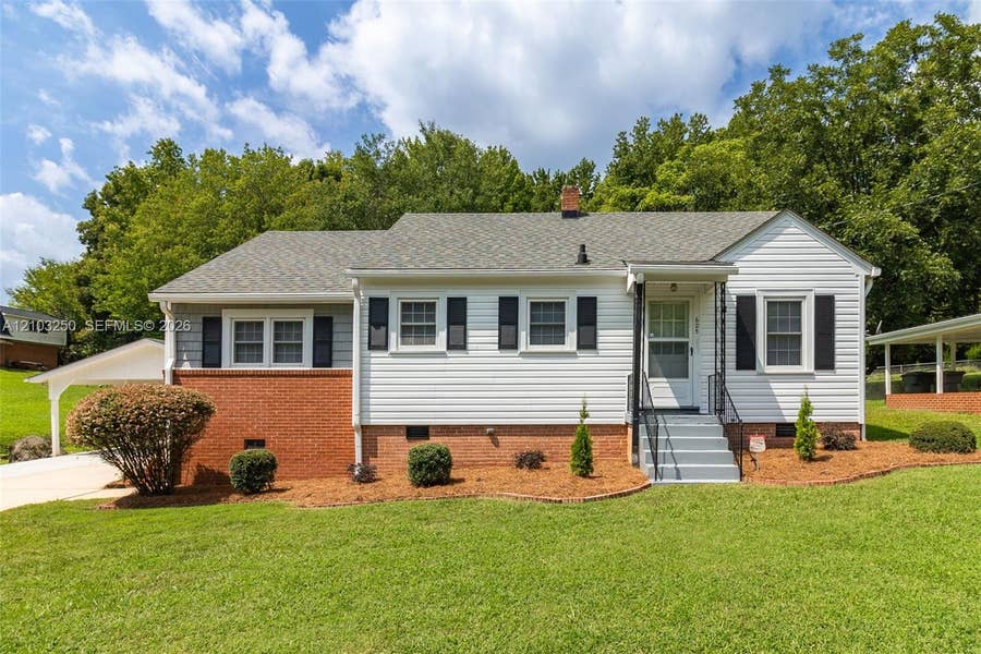 Property photo for 625 N Elm Street, NC