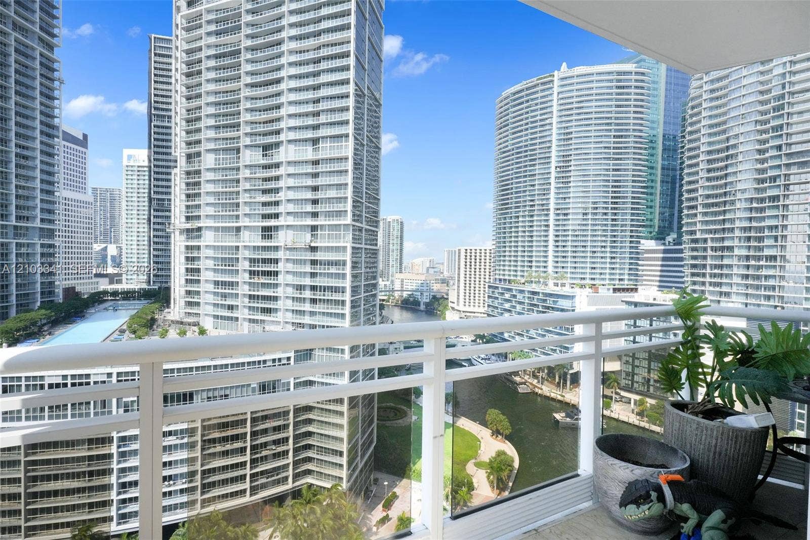 901 Brickell Key Boulevard, #2204, Miami, FL 33131 Photo 15