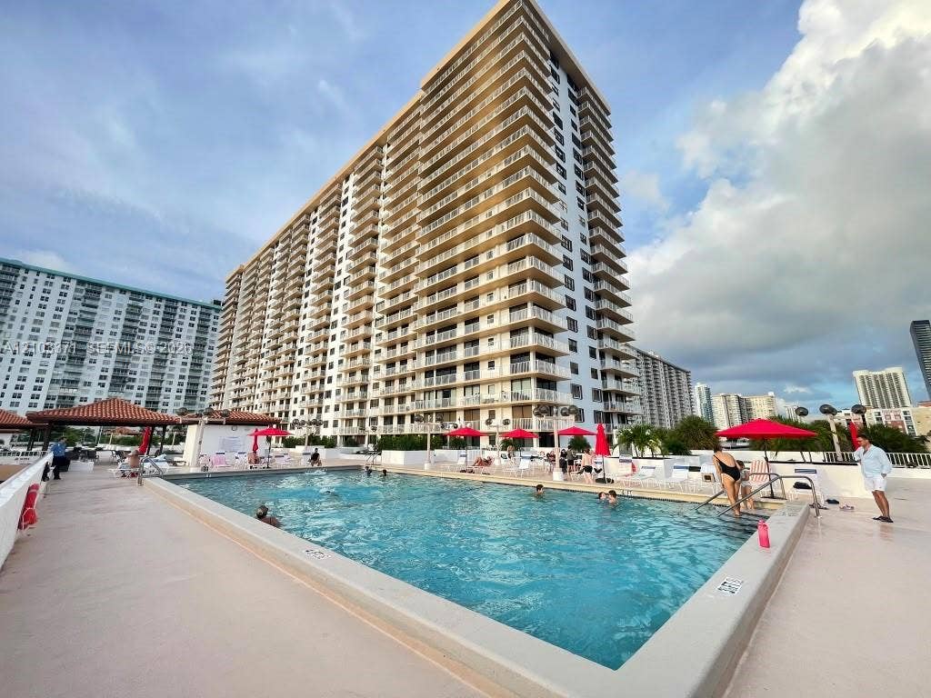 290 174th Street, #1118, Sunny Isles Beach, Sunny Isles Beach, FL 33160 Photo 32