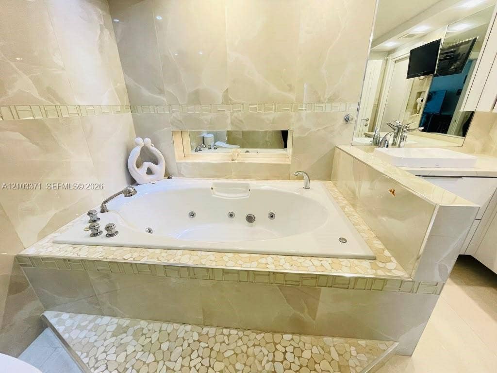290 174th Street, #1118, Sunny Isles Beach, Sunny Isles Beach, FL 33160 Photo 5