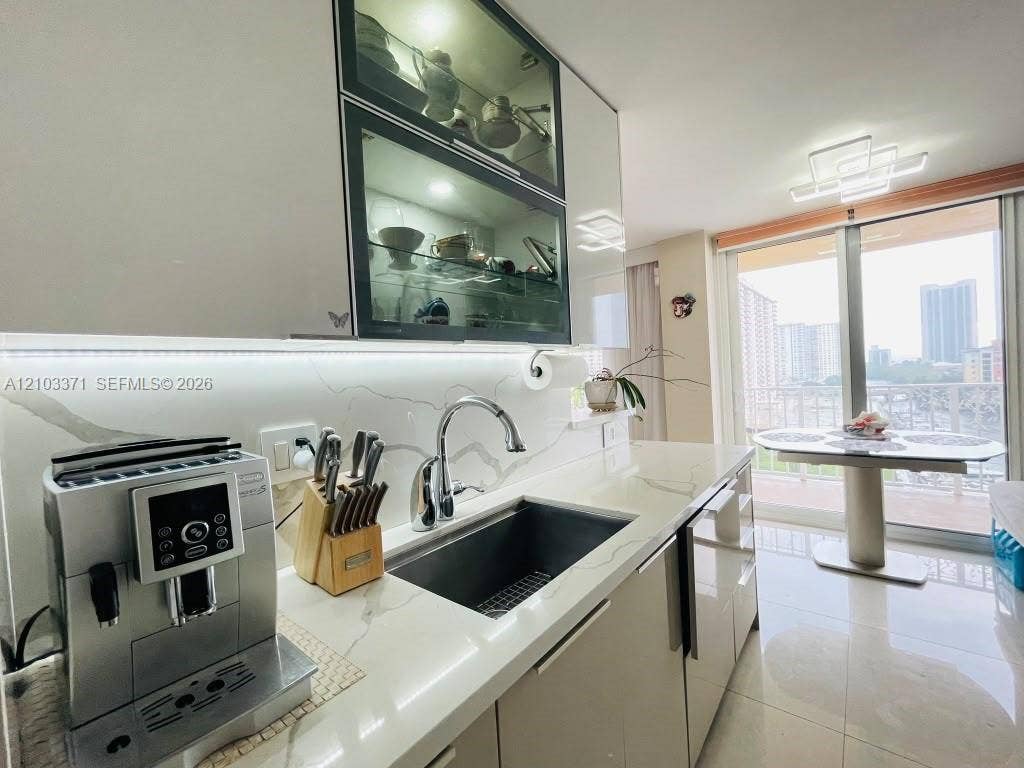 290 174th Street, #1118, Sunny Isles Beach, Sunny Isles Beach, FL 33160 Photo 12