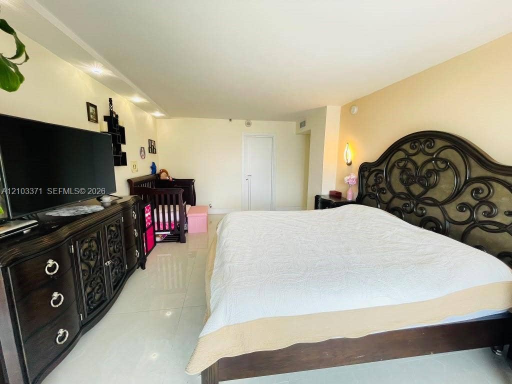 290 174th Street, #1118, Sunny Isles Beach, Sunny Isles Beach, FL 33160 Photo 4