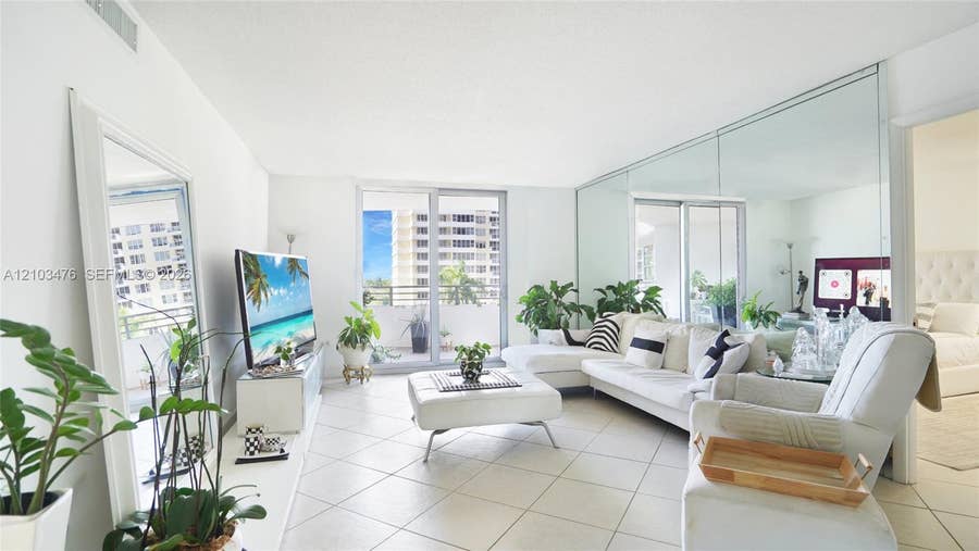 Property photo for 5555 Collins Avenue, #6T, Miami Beach, FL
