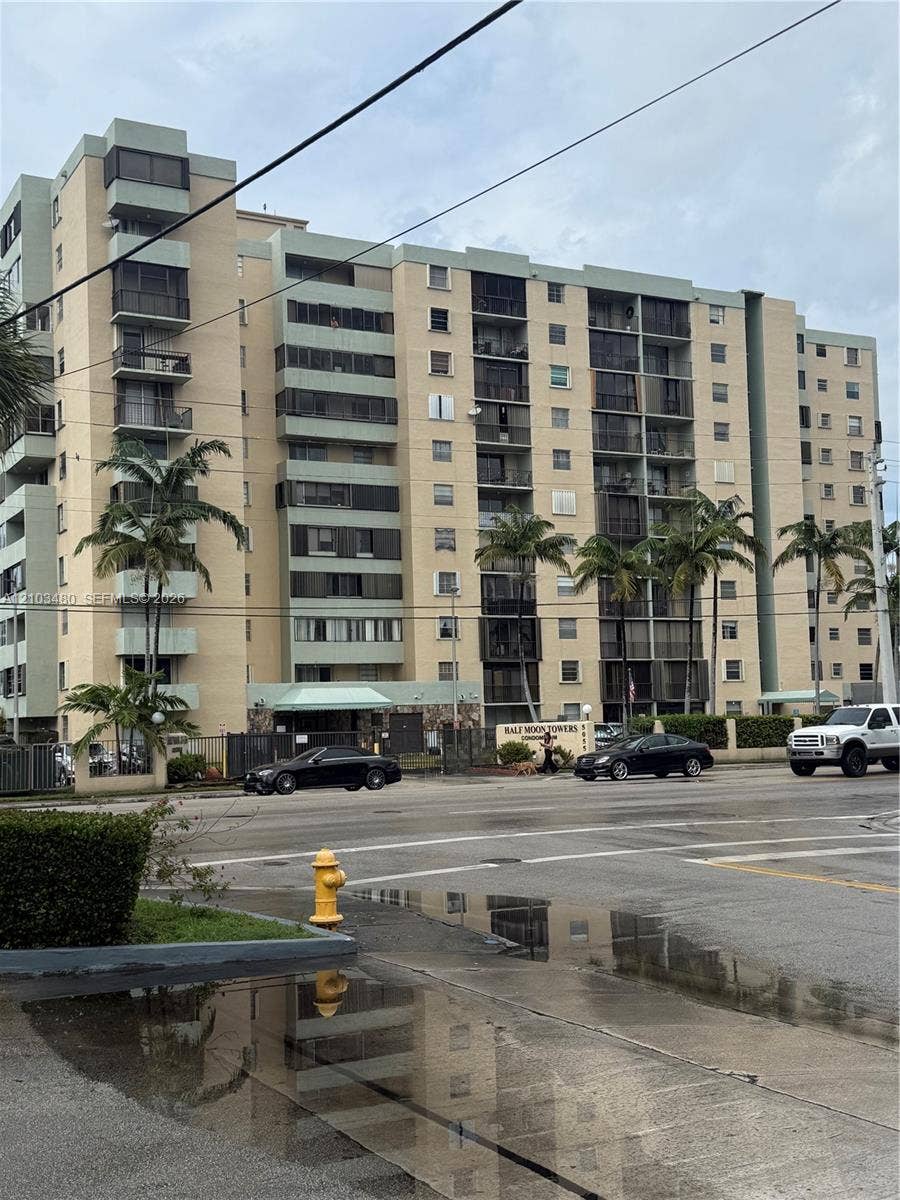 5055 NW 7th Street, #604, Miami, Miami, FL 33126 Photo 1