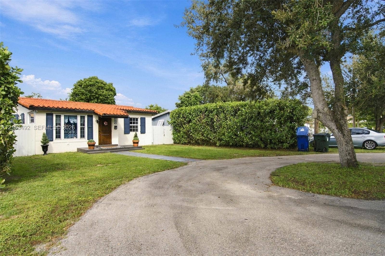 208 Iroquois Street, Miami Springs, FL 33166 Photo 2